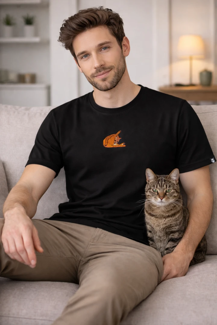 Unisex-T-Shirt mit gestickter schwarzer Katze