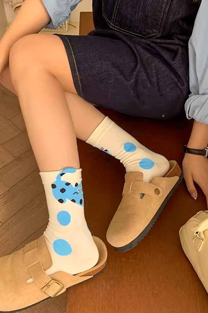 Socken mit abstehendem Katzenschwanz