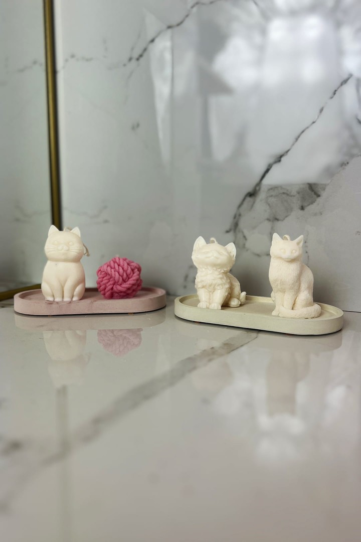 Set aus 3 Katzenkerzen + Wollknäuel